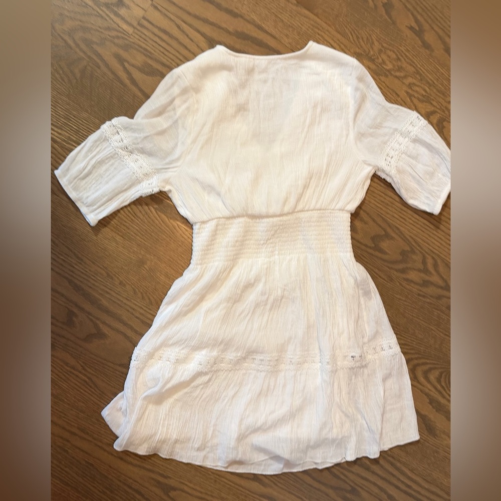 Elegant White Mini Dress - Picture 2 of 6